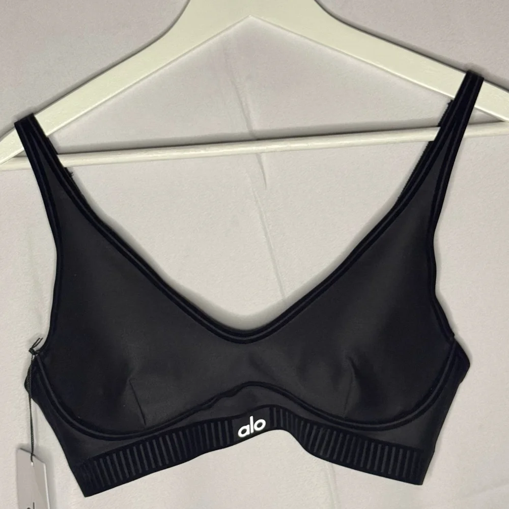 Alo Yoga Airlift 2-Piece Set | Legging + Bra | Black | NWT - Picture 5 of 12